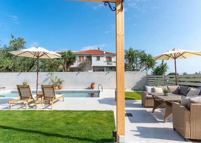 Estia Αλυκανάς