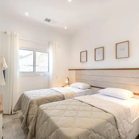 Estia * Аликанас