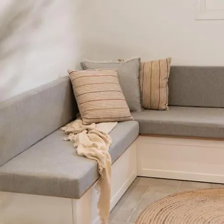 Estia * Аликанас